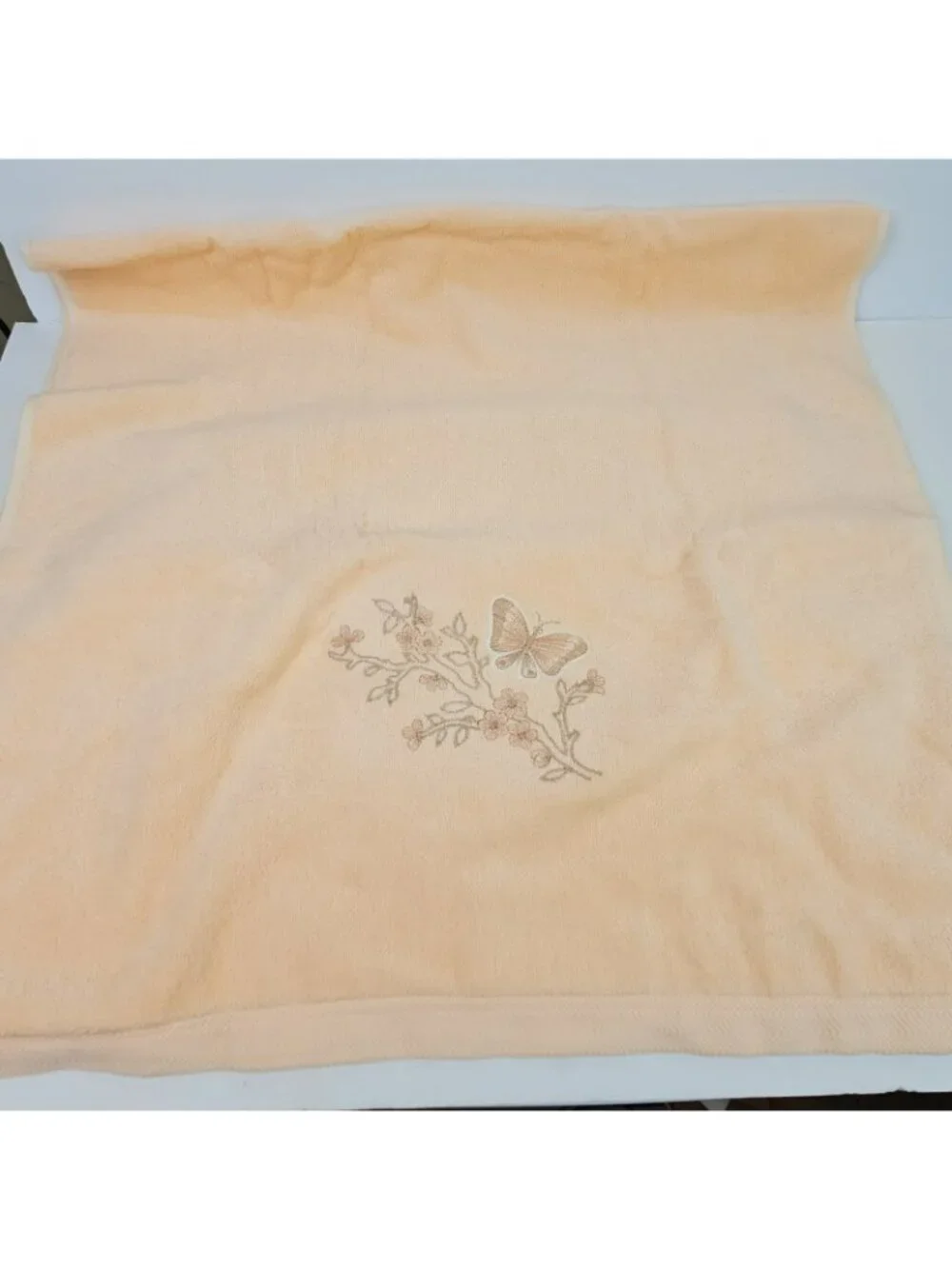 Vintage NTW Set USA Towels 2 Full Size 2 Washcloths Pink Butterfly Embroidered